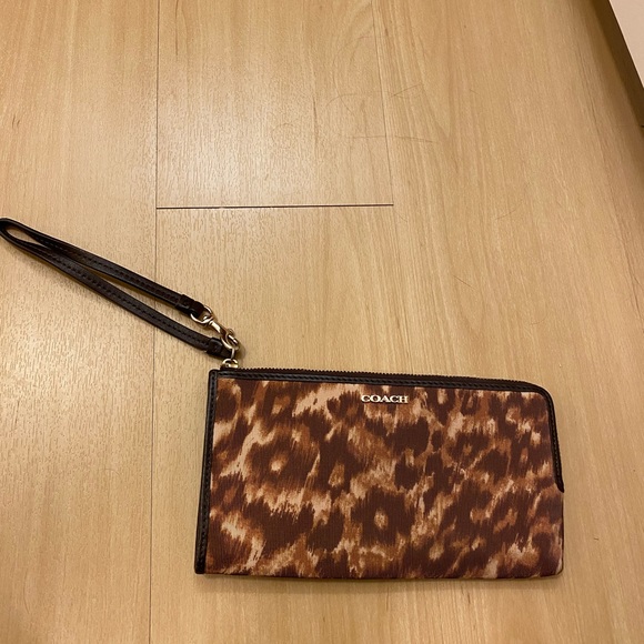 Coach Wristlet - Picture 1 of 4
